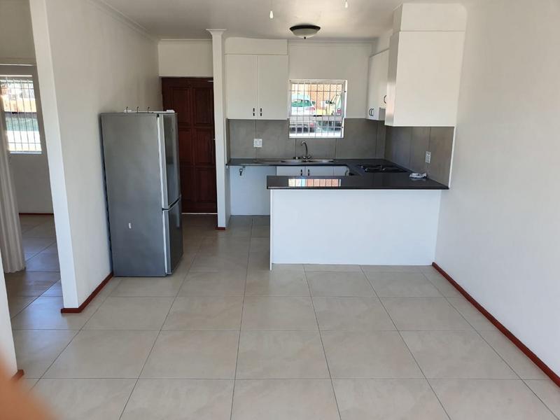 To Let 2 Bedroom Property for Rent in Oakglen Western Cape